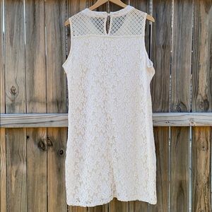 Beautiful cream dress, lace detail like new!